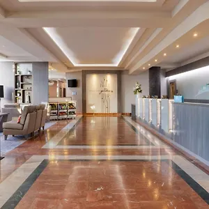 4* מלון Hilton Garden Centre