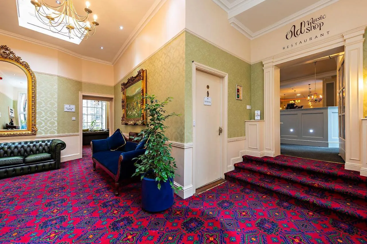 Castle Hotel Dublin 4*,