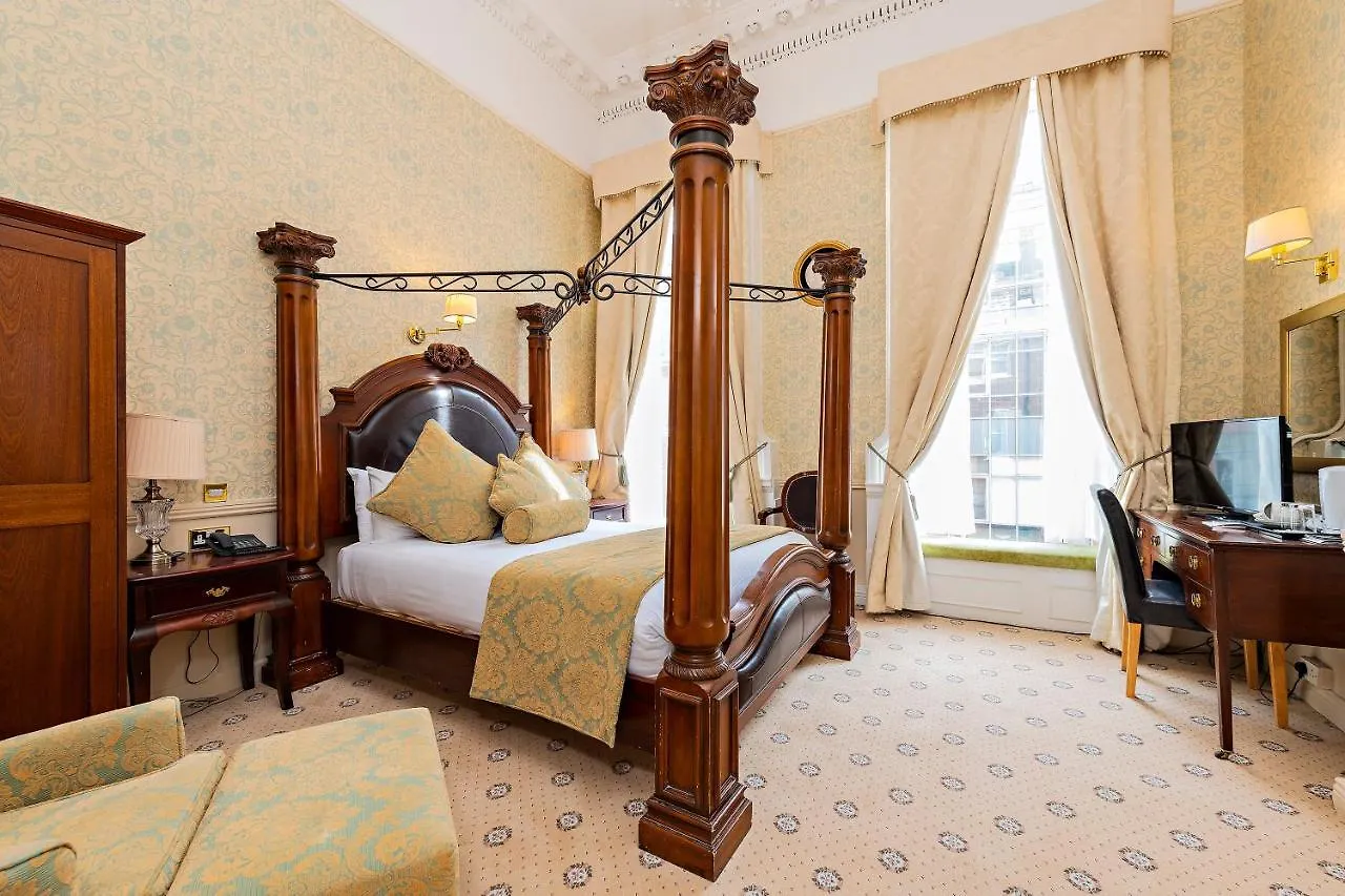 Castle Hotel Dublin 4*,